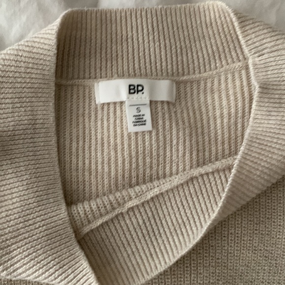 BP cream sweater - Picture 2 of 3